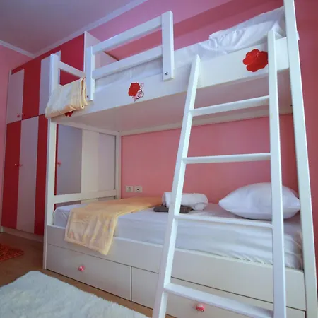 Duzgo Apartamento Gjirokastër